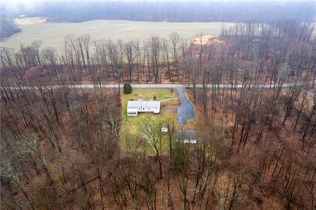 114 Hall Rd, Findley Twp, PA 16137