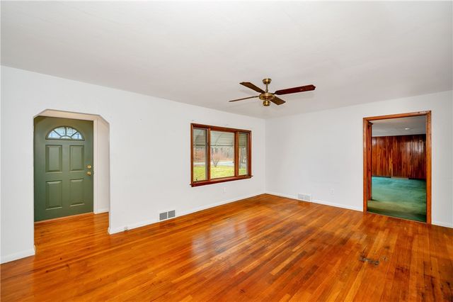 114 Hall Rd, Findley Twp, PA 16137