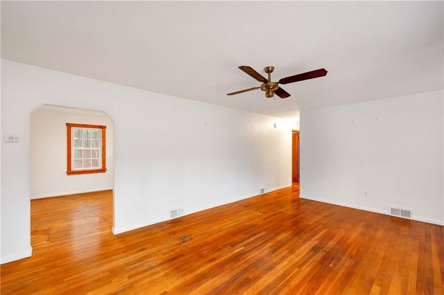 114 Hall Rd, Findley Twp, PA 16137