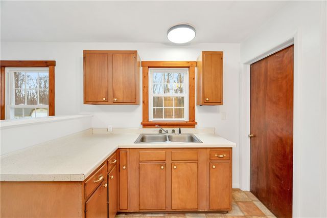 114 Hall Rd, Findley Twp, PA 16137