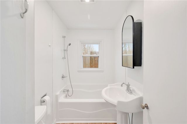 114 Hall Rd, Findley Twp, PA 16137