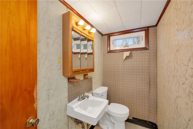 114 Hall Rd, Findley Twp, PA 16137