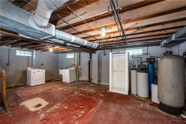 114 Hall Rd, Findley Twp, PA 16137