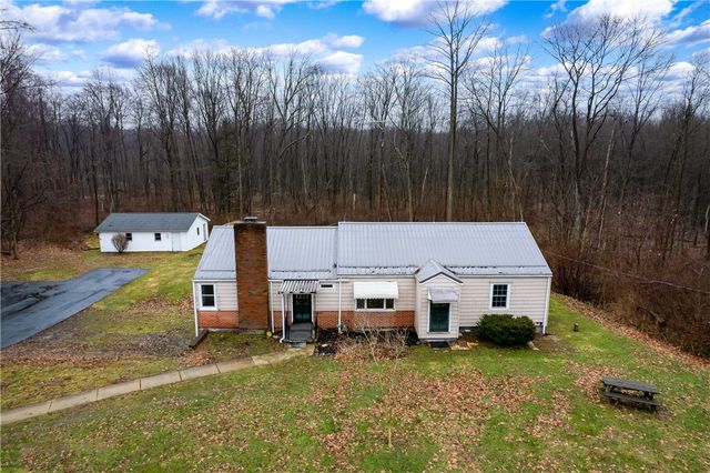 114 Hall Rd, Findley Twp, PA 16137