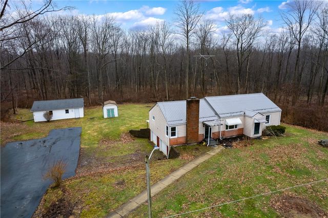 114 Hall Rd, Findley Twp, PA 16137