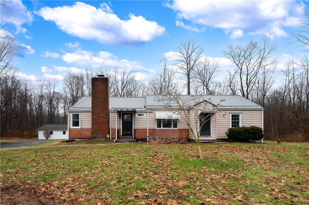 114 Hall Rd, Findley Twp, PA 16137