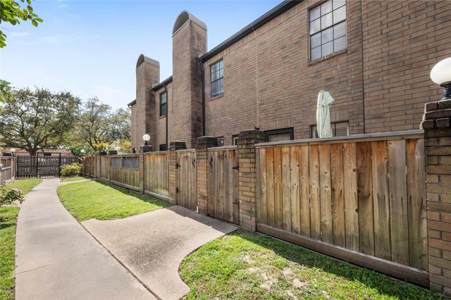 9850 Pagewood Lane 405, Houston, TX 77042