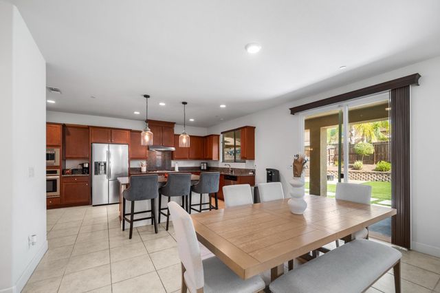 563 Mesa Drive S, Madera, CA 93636