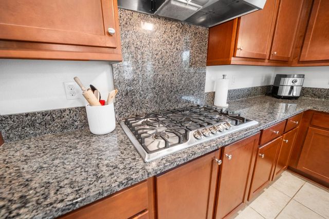 563 Mesa Drive S, Madera, CA 93636