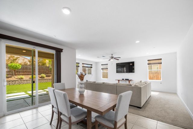 563 Mesa Drive S, Madera, CA 93636