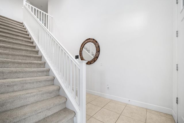563 Mesa Drive S, Madera, CA 93636