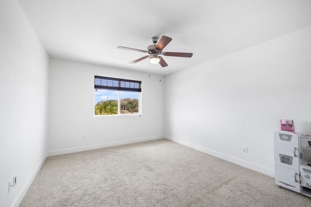 563 Mesa Drive S, Madera, CA 93636