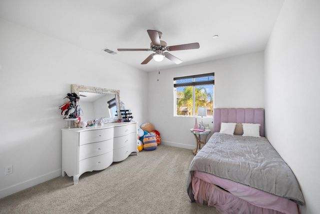 563 Mesa Drive S, Madera, CA 93636