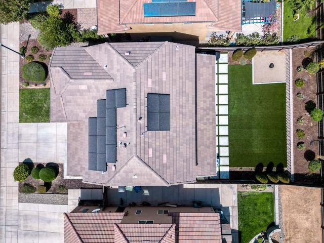 563 Mesa Drive S, Madera, CA 93636