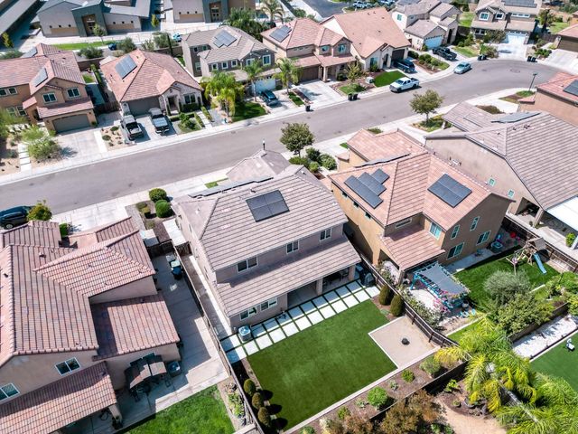 563 Mesa Drive S, Madera, CA 93636