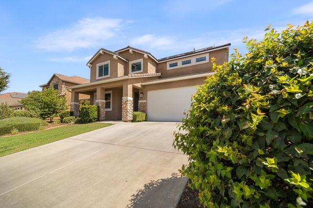 563 Mesa Drive S, Madera, CA 93636