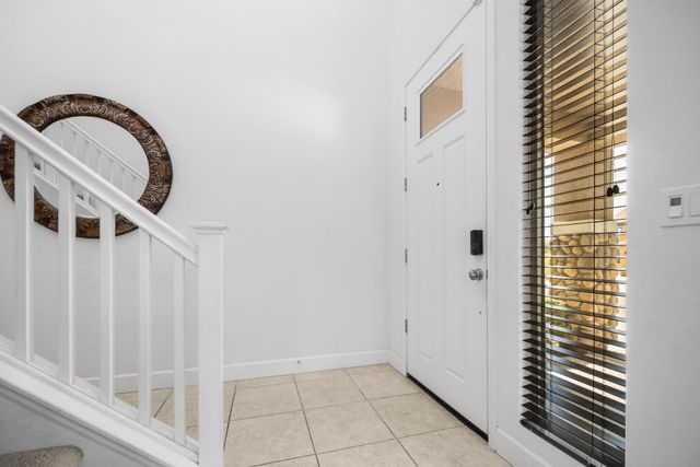 563 Mesa Drive S, Madera, CA 93636
