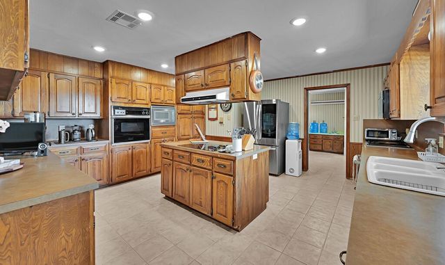 2166 Greig Drive, Robinson, TX 76706