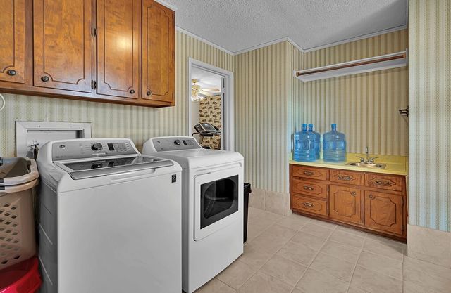 2166 Greig Drive, Robinson, TX 76706