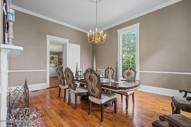 3606 College Dr, Jeffersontown, KY 40299