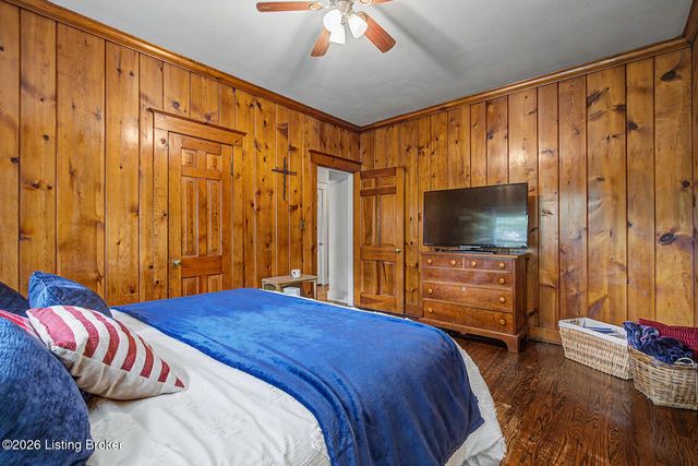 3606 College Dr, Jeffersontown, KY 40299