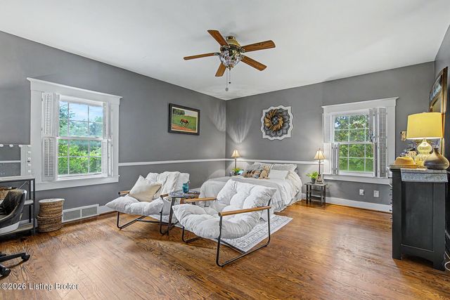3606 College Dr, Jeffersontown, KY 40299