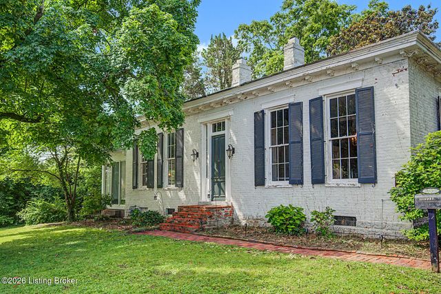 3606 College Dr, Jeffersontown, KY 40299
