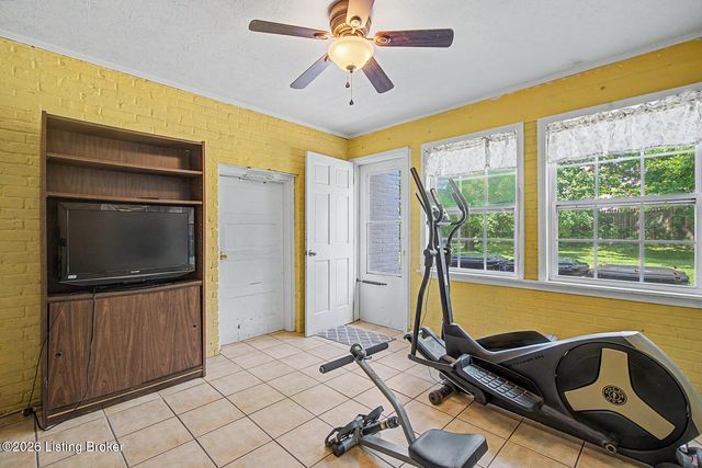 3606 College Dr, Jeffersontown, KY 40299