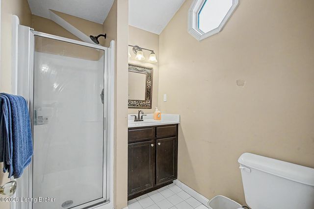 3606 College Dr, Jeffersontown, KY 40299
