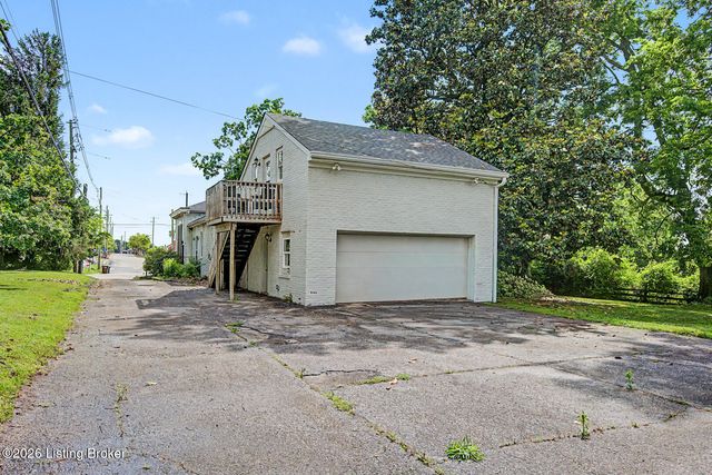 3606 College Dr, Jeffersontown, KY 40299
