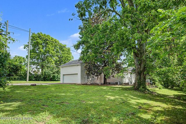3606 College Dr, Jeffersontown, KY 40299