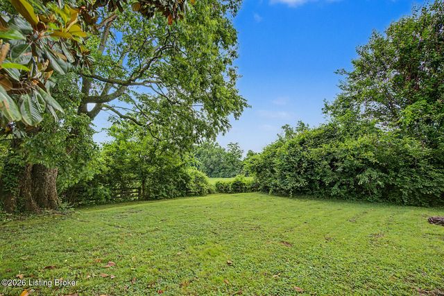 3606 College Dr, Jeffersontown, KY 40299