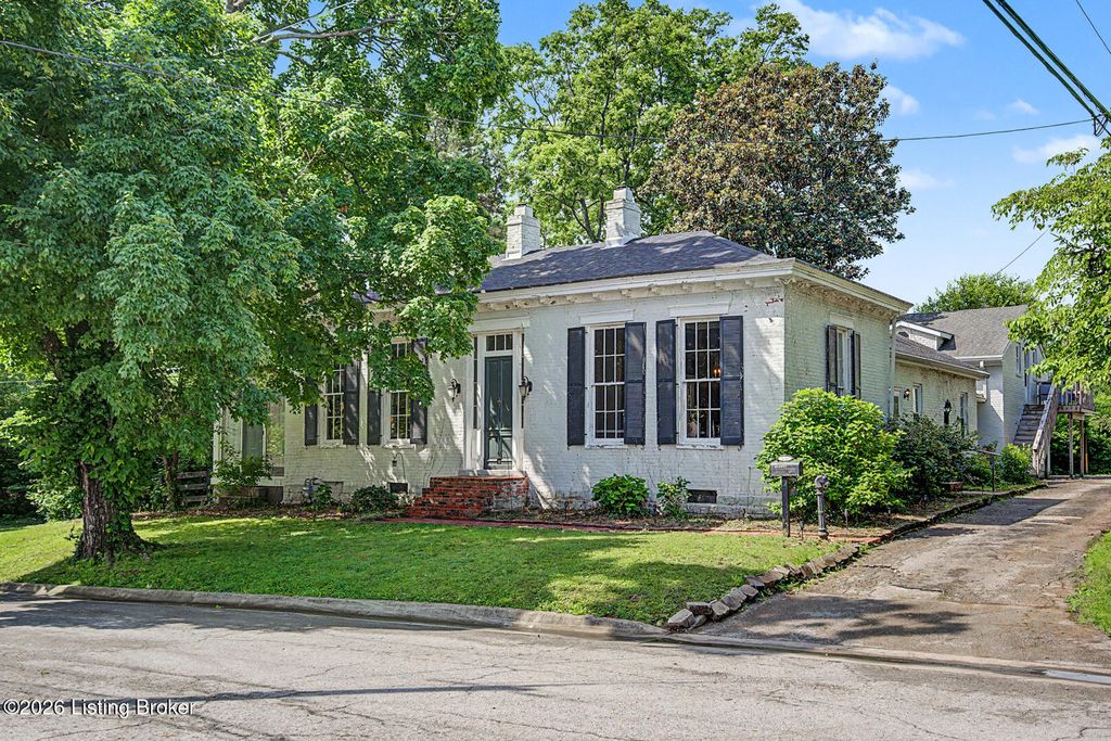 3606 College Dr, Jeffersontown, KY 40299