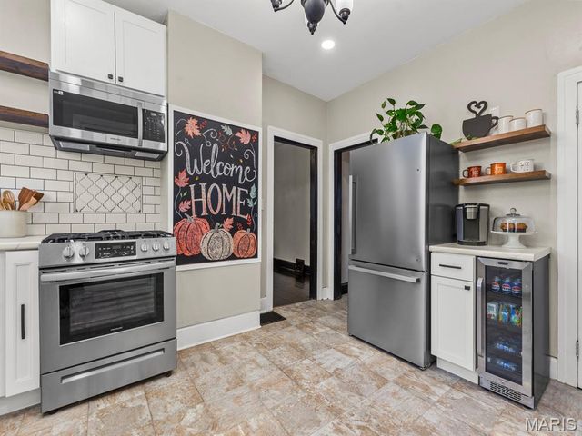 406 Lebanon Avenue, Belleville, IL 62220