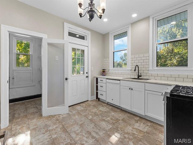 406 Lebanon Avenue, Belleville, IL 62220