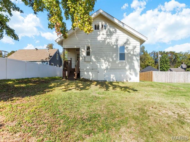 406 Lebanon Avenue, Belleville, IL 62220