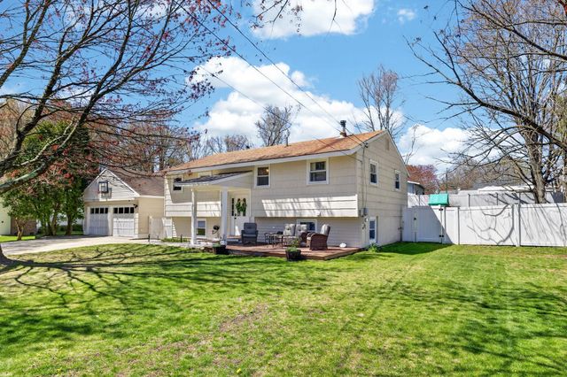 3 Pinewood Drive, Merrimack, NH 03054