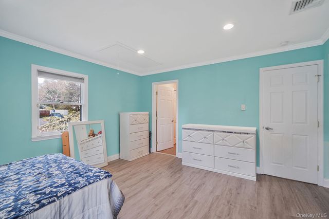 5 Whinstone Street, Coram, NY 11727