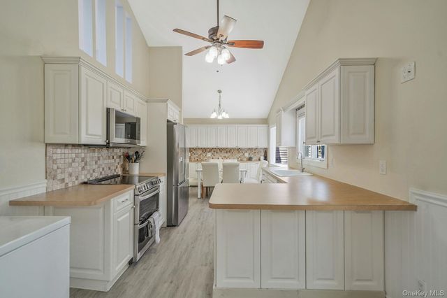 5 Whinstone Street, Coram, NY 11727