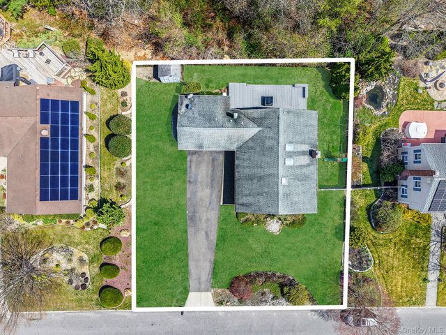 5 Whinstone Street, Coram, NY 11727