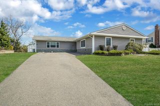 5 Whinstone Street, Coram, NY 11727