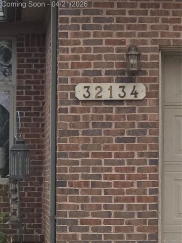 32134 Leona Street, Garden City, MI 48135