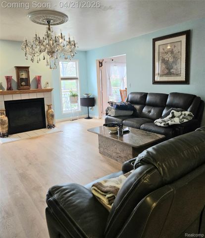 32134 Leona Street, Garden City, MI 48135