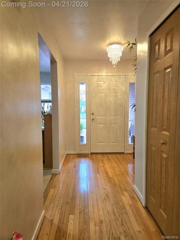 32134 Leona Street, Garden City, MI 48135