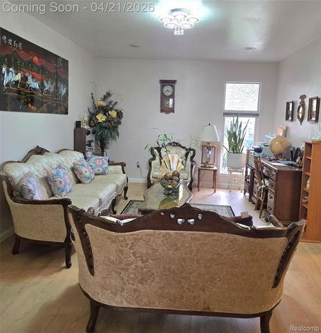 32134 Leona Street, Garden City, MI 48135
