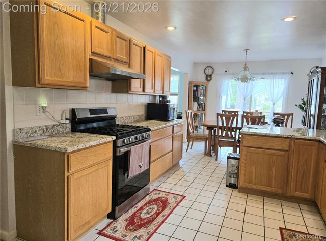 32134 Leona Street, Garden City, MI 48135