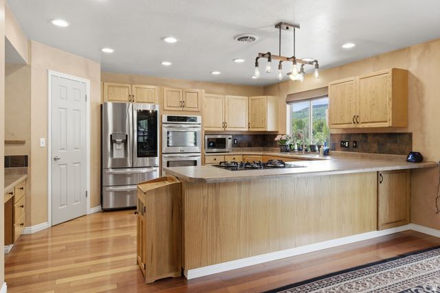 3279 N RIVER DR, Eden, UT 84310