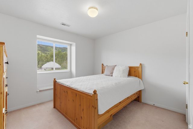 3279 N RIVER DR, Eden, UT 84310