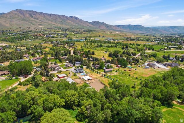 3279 N RIVER DR, Eden, UT 84310