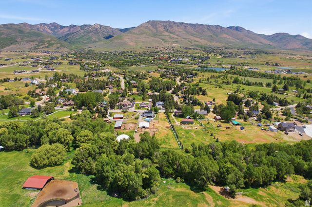 3279 N RIVER DR, Eden, UT 84310